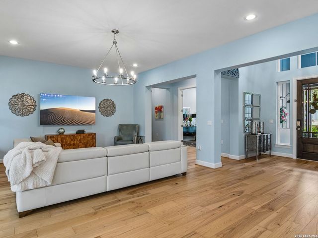 137 Sowing Oak Dr, San Marcos, TX 78666