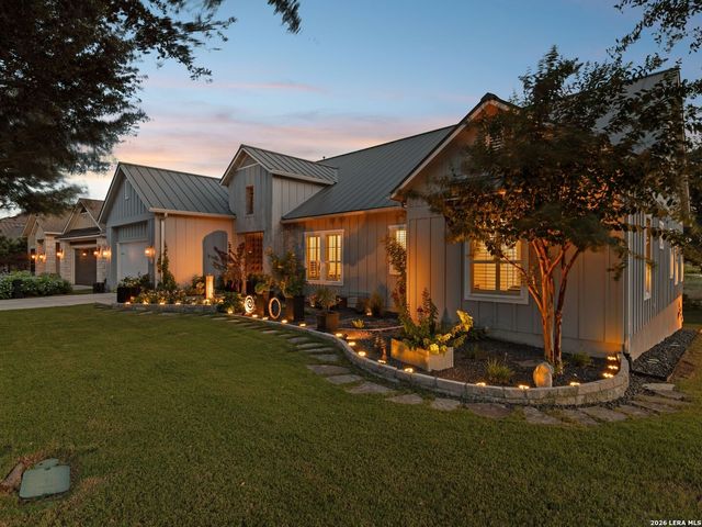 137 Sowing Oak Dr, San Marcos, TX 78666