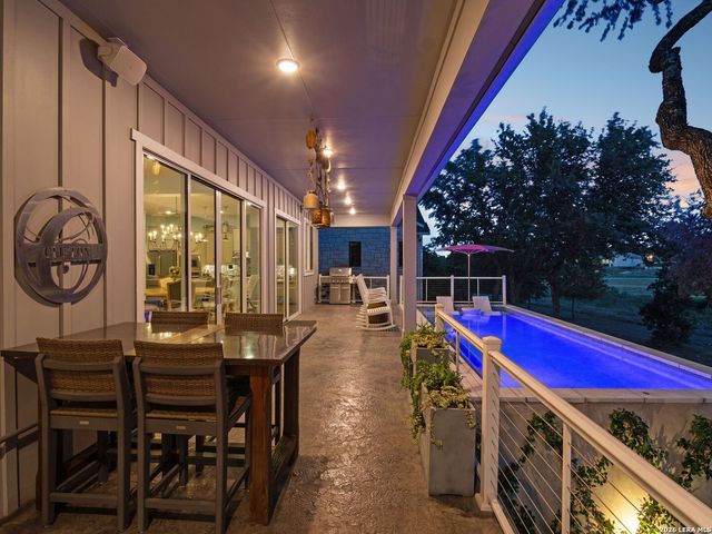 137 Sowing Oak Dr, San Marcos, TX 78666