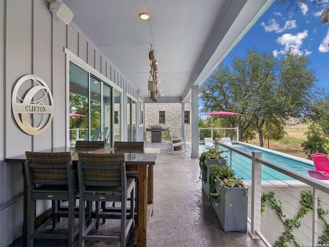 137 Sowing Oak Dr, San Marcos, TX 78666