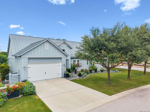 137 Sowing Oak Dr, San Marcos, TX 78666