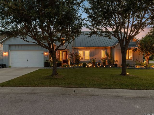 137 Sowing Oak Dr, San Marcos, TX 78666