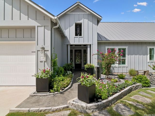 137 Sowing Oak Dr, San Marcos, TX 78666
