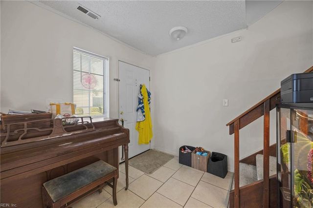 633 Oleander CIR, Virginia Beach, VA 23464