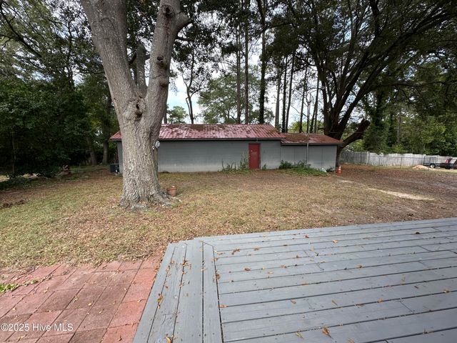 212 Richmond Avenue, Hamlet, NC 28345