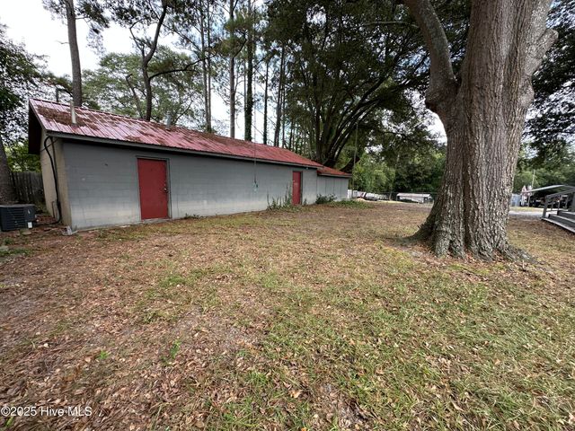 212 Richmond Avenue, Hamlet, NC 28345