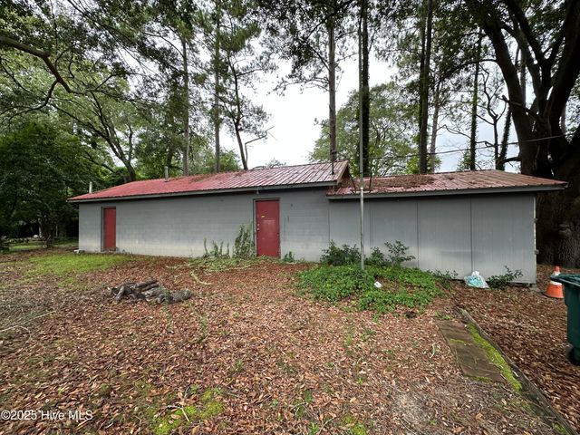 212 Richmond Avenue, Hamlet, NC 28345