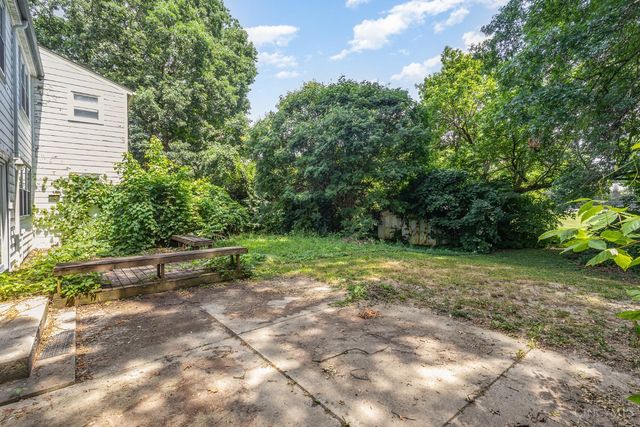 9 Chalmers Court, Greenhills, OH 45218