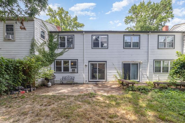 9 Chalmers Court, Greenhills, OH 45218