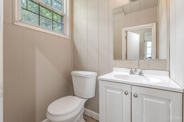 9 Chalmers Court, Greenhills, OH 45218