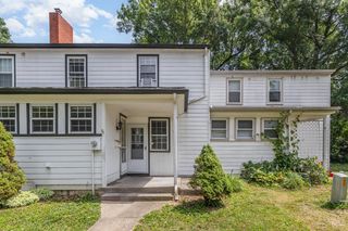 9 Chalmers Court, Greenhills, OH 45218