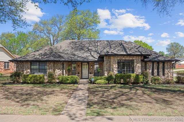 4620 Rolling Meadows Road, Bartlesville, OK 74006