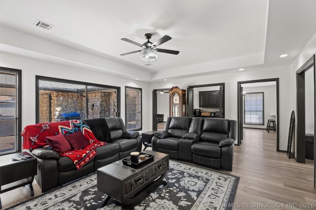 4620 Rolling Meadows Road, Bartlesville, OK 74006