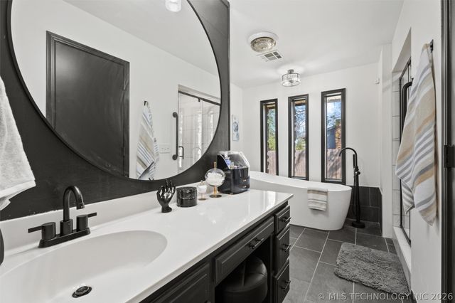 4620 Rolling Meadows Road, Bartlesville, OK 74006