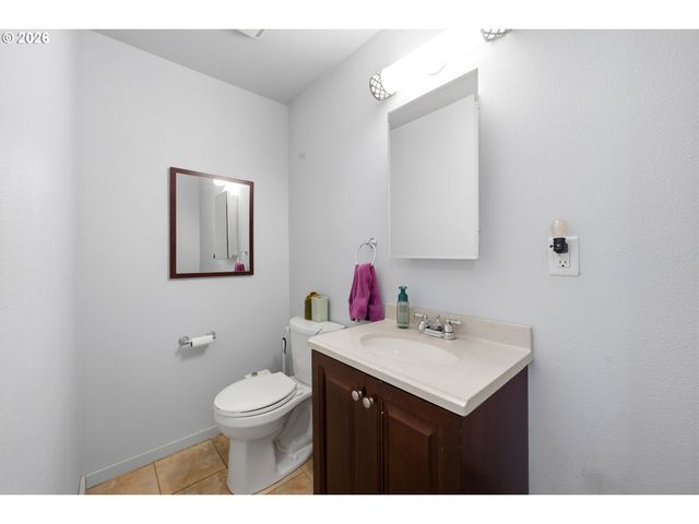 1046 Ne 2ND St, Mc Minnville, OR 97128