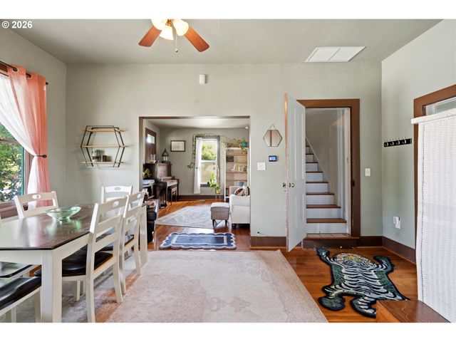 1046 Ne 2ND St, Mc Minnville, OR 97128