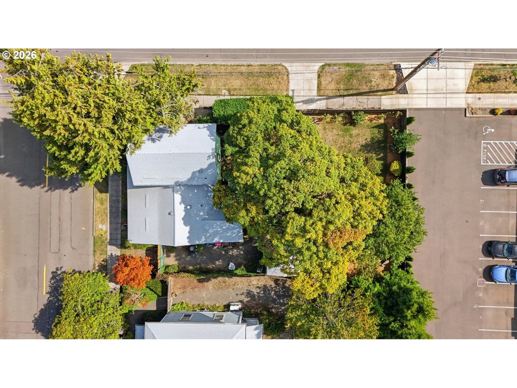 Image 31 of property listing at 1046 Ne 2ND St, Mc Minnville, OR 97128