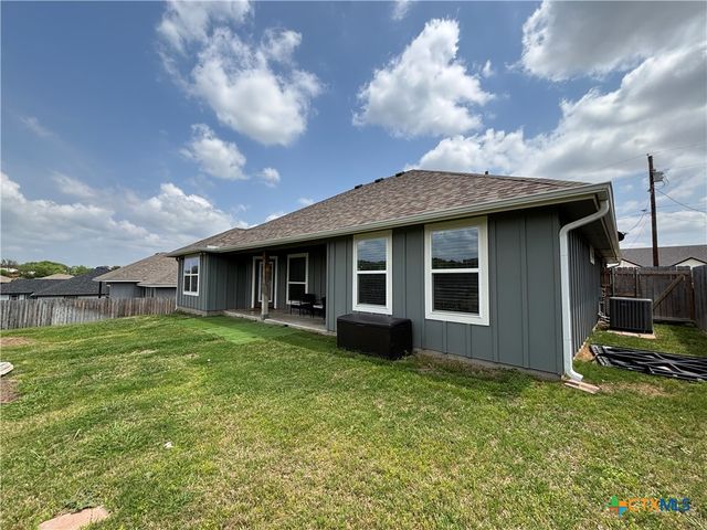 1313 Sandstone Cove, Lampasas, TX 76550