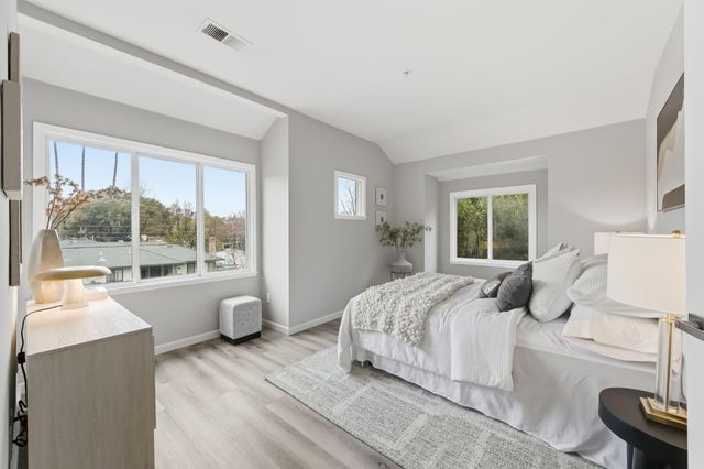 25 McAker Court 103, San Mateo, CA 94403