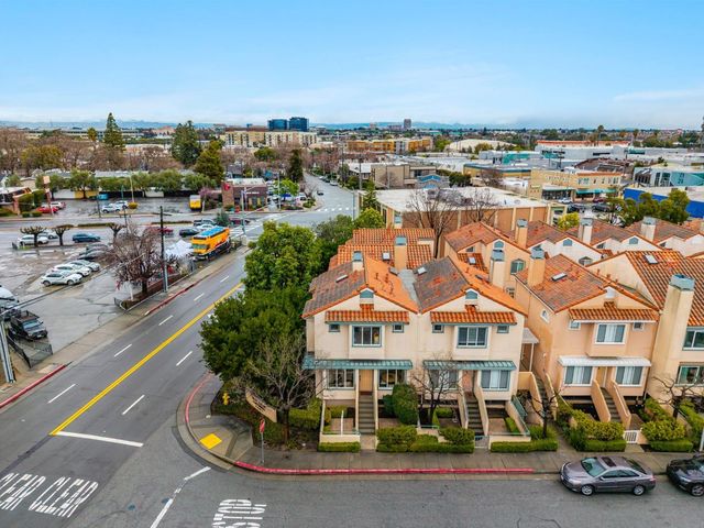 25 McAker Court 103, San Mateo, CA 94403