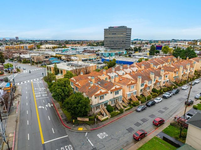 25 McAker Court 103, San Mateo, CA 94403