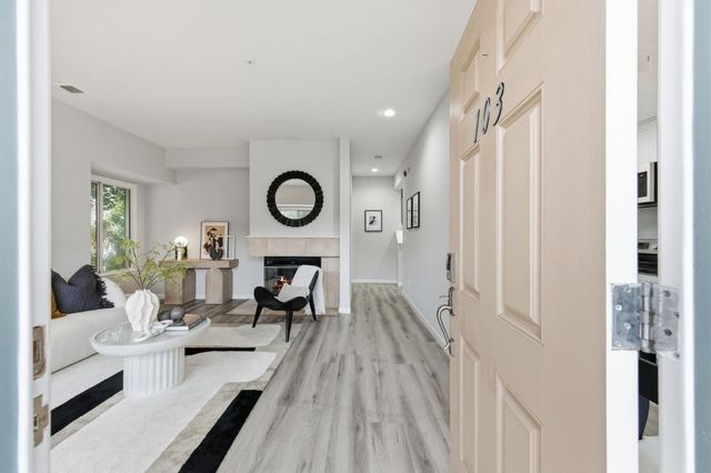 25 McAker Court 103, San Mateo, CA 94403