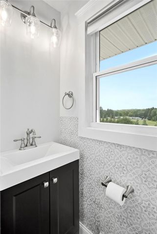 463 North Penn Dixie Road, Moore Twp, PA 18014