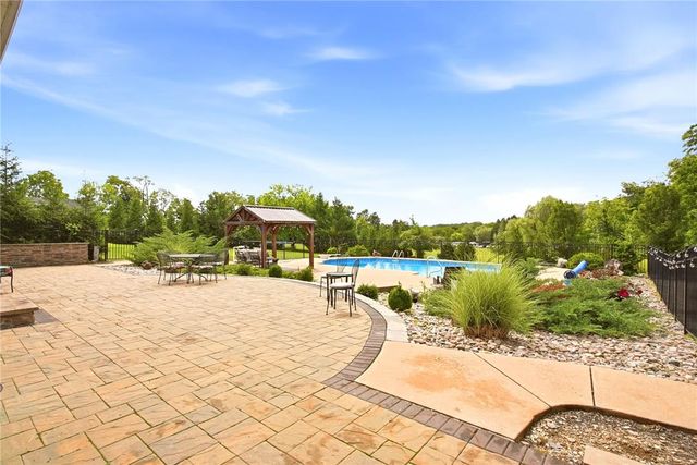 463 North Penn Dixie Road, Moore Twp, PA 18014