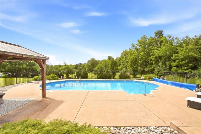 463 North Penn Dixie Road, Moore Twp, PA 18014
