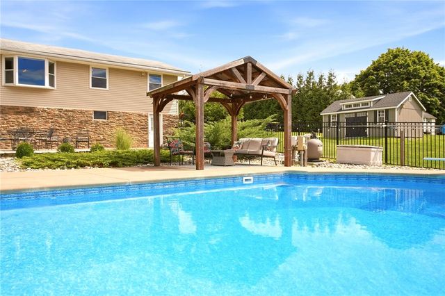 463 North Penn Dixie Road, Moore Twp, PA 18014