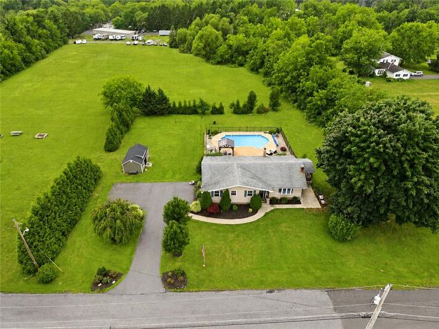 463 North Penn Dixie Road, Moore Twp, PA 18014