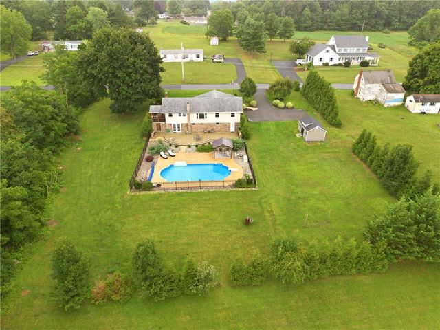 463 North Penn Dixie Road, Moore Twp, PA 18014
