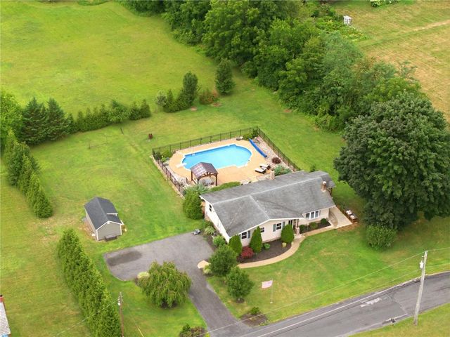 463 North Penn Dixie Road, Moore Twp, PA 18014