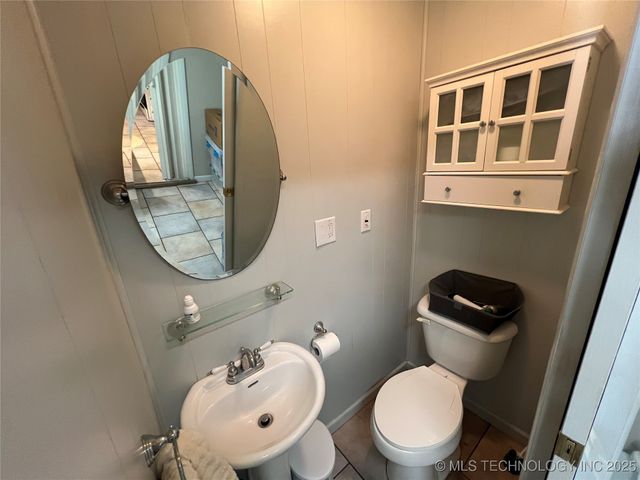 2145 S Dewey Avenue, Bartlesville, OK 74003