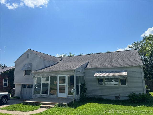 2145 S Dewey Avenue, Bartlesville, OK 74003