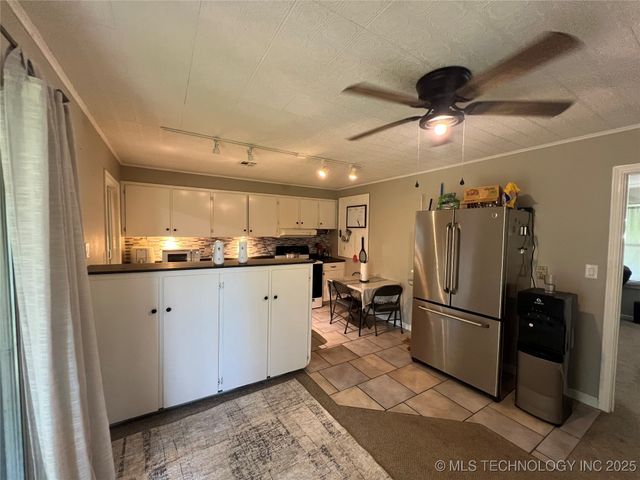 2145 S Dewey Avenue, Bartlesville, OK 74003