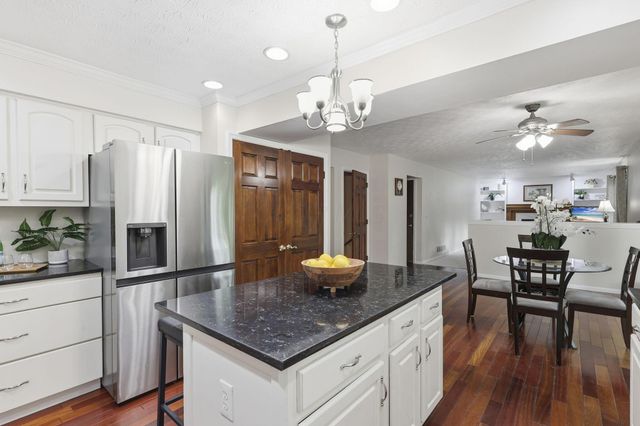 1091 Cross Country Drive, Columbus, OH 43235