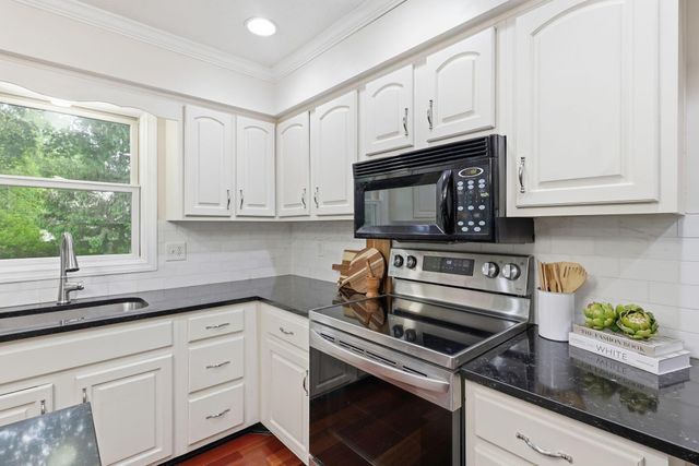1091 Cross Country Drive, Columbus, OH 43235