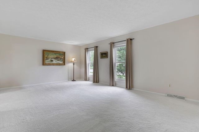 1091 Cross Country Drive, Columbus, OH 43235