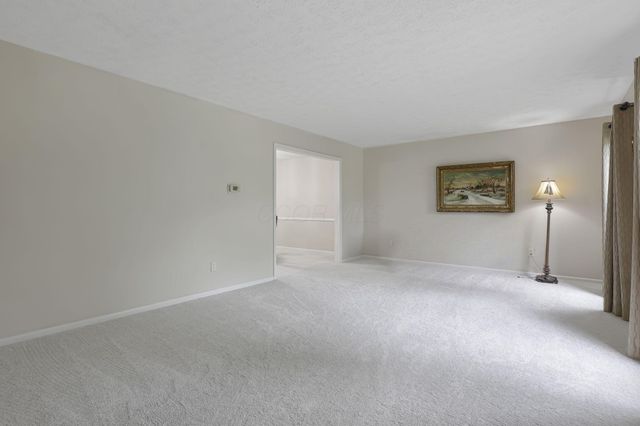 1091 Cross Country Drive, Columbus, OH 43235