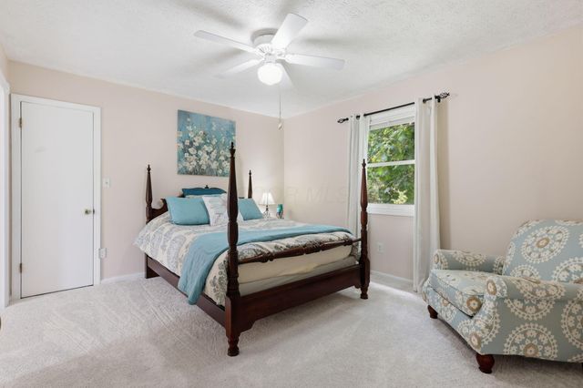 1091 Cross Country Drive, Columbus, OH 43235