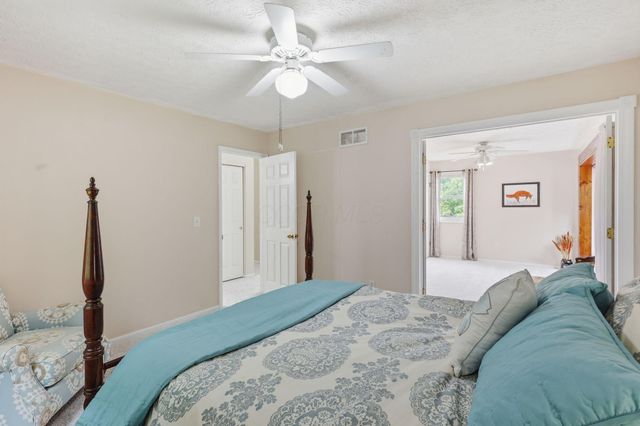 1091 Cross Country Drive, Columbus, OH 43235