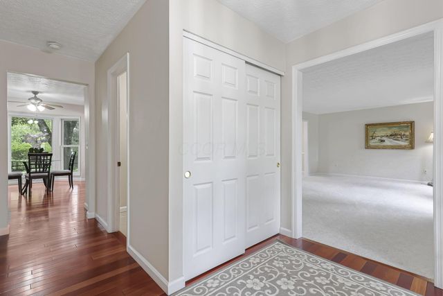 1091 Cross Country Drive, Columbus, OH 43235