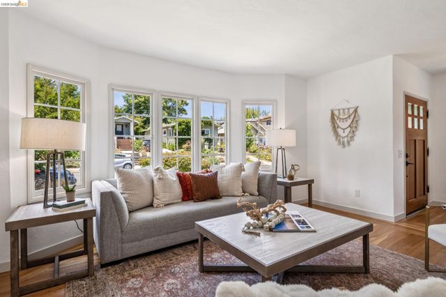 3940 Ardley Ave, Oakland, CA 94602