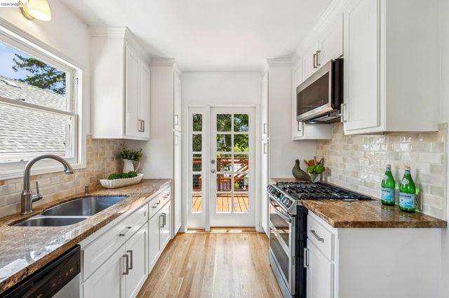 3940 Ardley Ave, Oakland, CA 94602