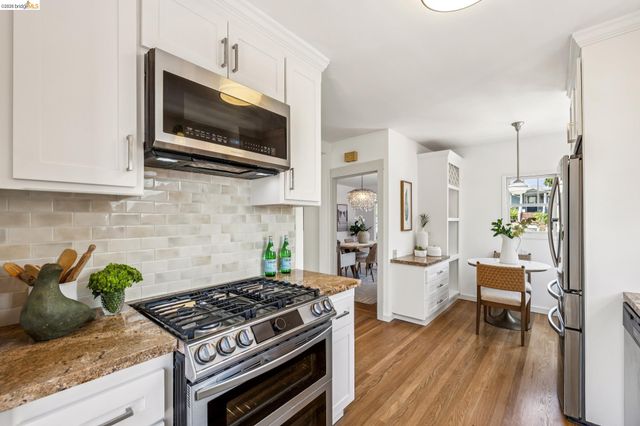 3940 Ardley Ave, Oakland, CA 94602