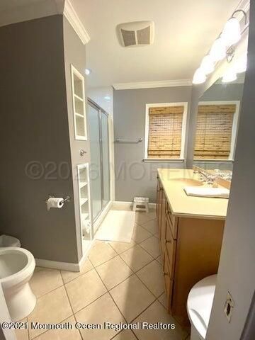 200 Highwood Road, Oakhurst, NJ 07755