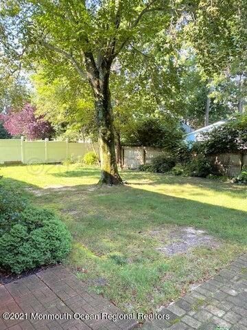 200 Highwood Road, Oakhurst, NJ 07755