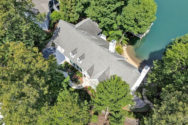 315 Upland Shores DR, Penhook, VA 24137
