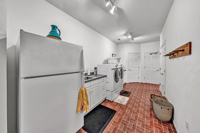 315 Upland Shores DR, Penhook, VA 24137
